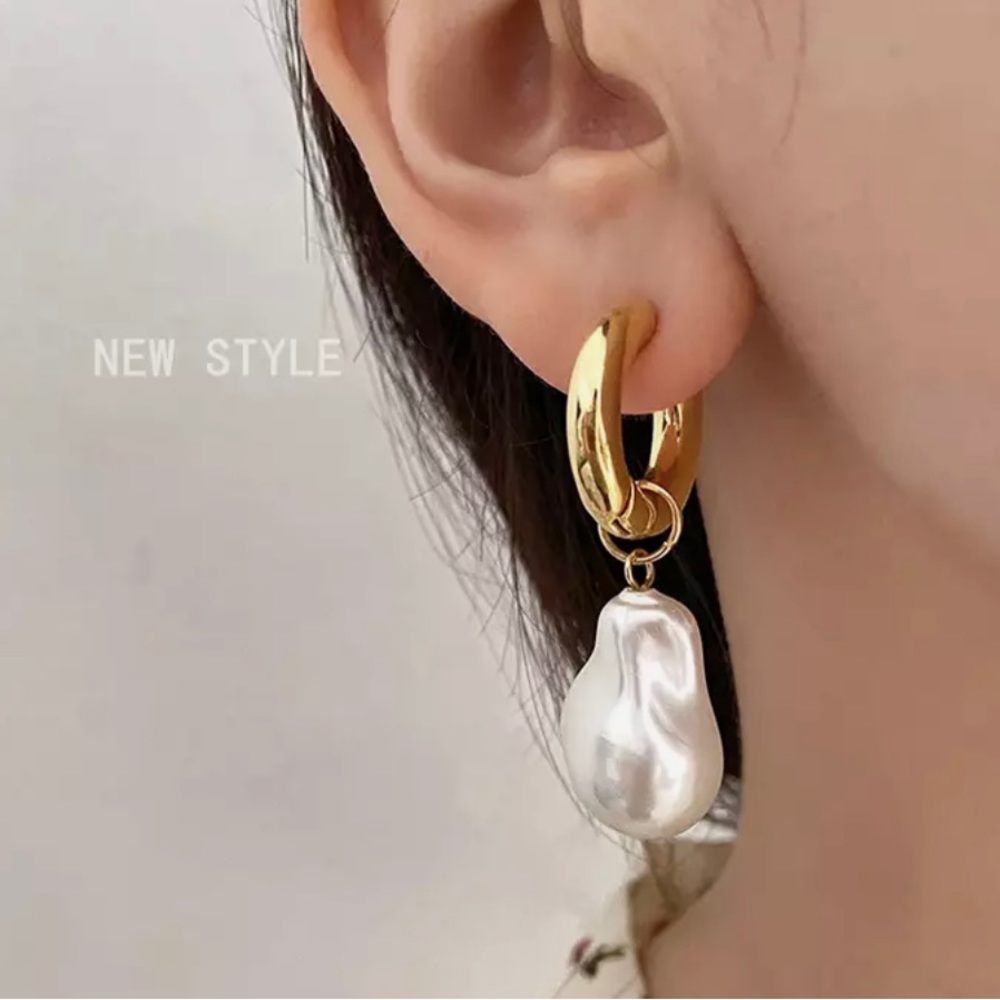 Fashion Design Retro Baroque Pearl Hoop Earrings Dangle Earrings